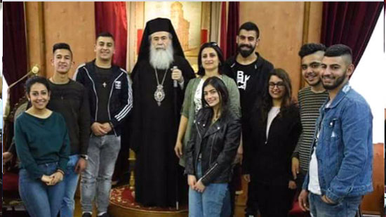 بالصور ... بطريرك الروم الأرثوذكس يستقبل وفود من الشباب العربي 
