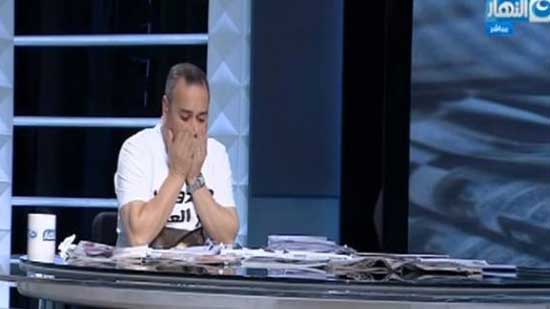 بالفيديو| القرموطي يبكي تأثرًا بفوز محمد صلاح بجائزة أفضل لاعب