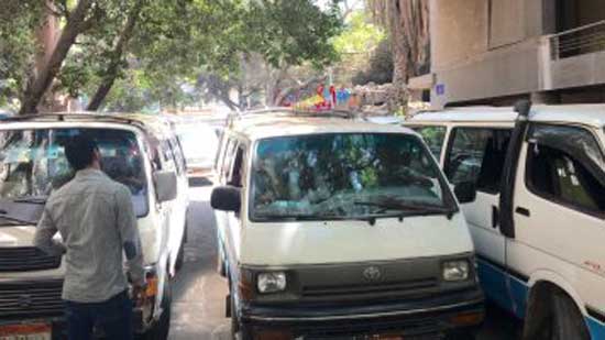  القبض على 4 سائقين لرفعهم الأجرة على المواطنين بموقف سرفيس حلوان