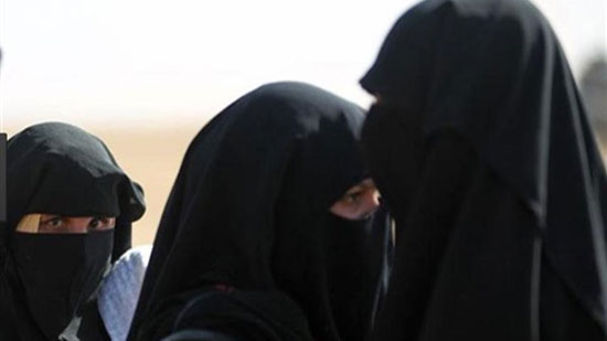 عودة 10 مصريات بعد هروبهن من «داعش»