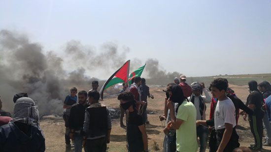 إصابة عشرات الفلسطينيين في مسيرة العودة الكبرى