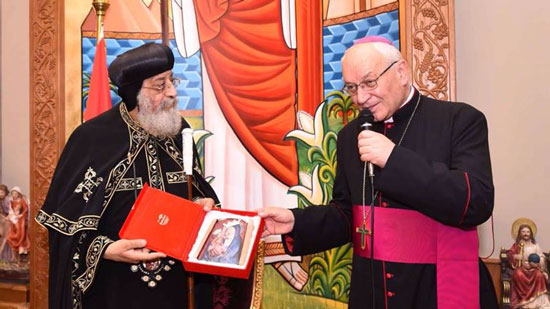 البابا للوفد الإيطالي: الصلاة المرفوعة في الأديرة هي بمثابة حماية لأرض مصر