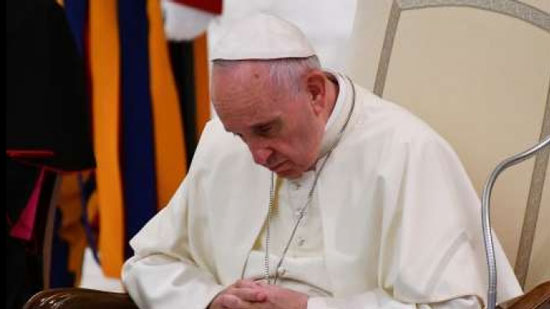 الكنيسة الكاثوليكية تكشف حقيقة الصور المتداولة لسقوط البابا فرنسيس