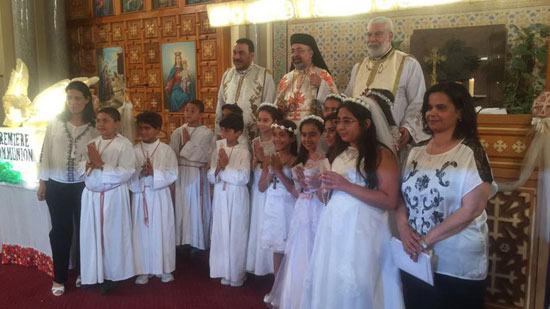بطريرك الكاثوليك يحتفل بالمناولة الاحتفالية بكاتدرائية القيامة بالإسكندرية