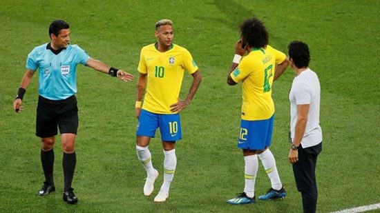 البرازيل تضمن صدارة المجموعة الخامسة بكأس العالم
