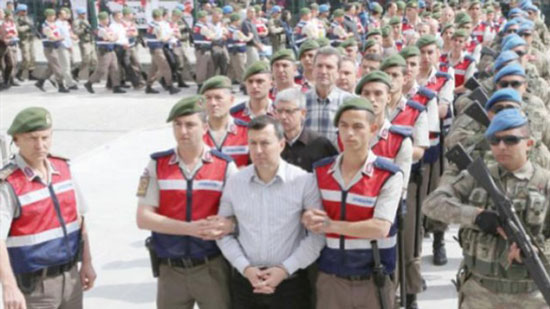 أردوغان يعتقل 68 عسكريا بعد فوزه بالانتخابات التركية