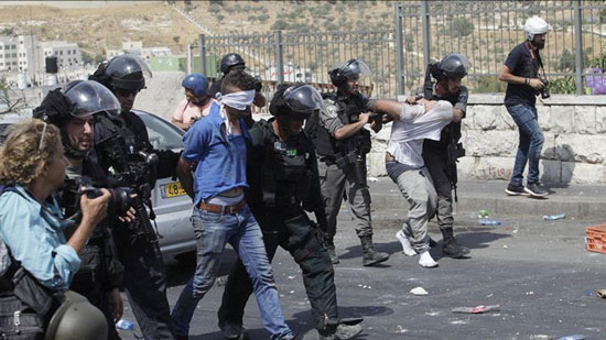  إصابة العشرات في مواجهات مع الشرطة الإسرائيلية أثناء إخلاء قرية