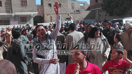  تظاهرات للمتشددين ضد أقباط عزبة سلطان بالمنيا لرفض صلواتهم 