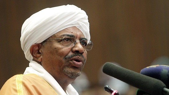 بعد تعديل القانون.. الحزب الحاكم يرشح البشير لرئاسة السودان