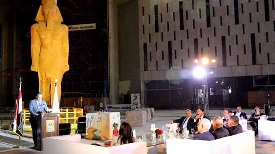 وزيرا السياحة والآثار في حفل توديع السفير الياباني بالمتحف المصري الكبير