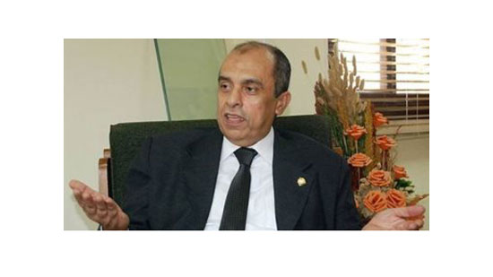 الدكتور عز الدين أبوستيت  - وزير الزراعة واستصلاح الأراضى