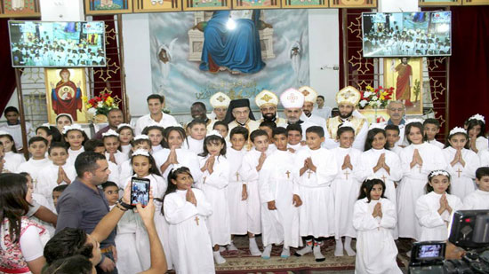 كنيسة السيدة العذراء بالخازندارية سوهاج تحتفل بأبنائها