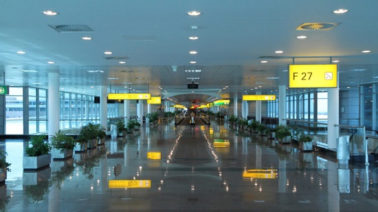 مطار القاهرة يشهد ذروة انطلاق السياحية المتجهة إلى مدينتى الأقصر وأسوان
