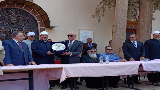 محافظ جنوب سيناء يكرم وزير الأوقاف لدوره في تجديد الخطاب الديني
