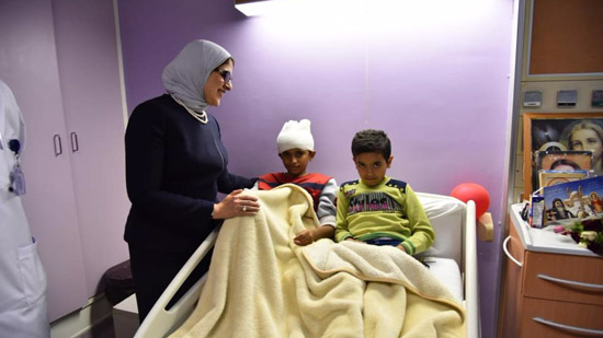 وزيرة الصحة تزور مصابي المنيا: تعافي معظم المصابين 