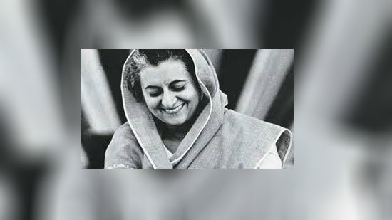 رئيسة وزراء الهند إنديرا نهرو غاندي