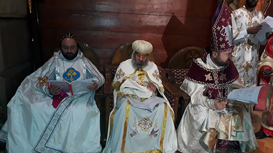 بالصور: انبا روفائيل يترأس قداس العائلة الأرثوذكسية الشرقية فى صلاة الوحدة
