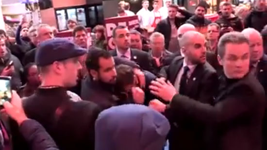 بالفيديو :سمير فرج يكشف حقائق الغضب بالشارع الفرنسى وقذف ماكرون بالبيض 