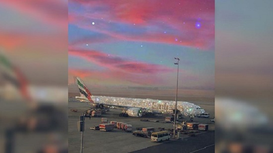 ما حقيقة صورة هذه الطائرة الإماراتية المرصعّة بالألماس؟
