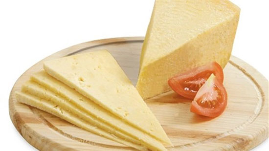 تناول الجبنة الرومي وصفار البيض يوميا لهذا السبب