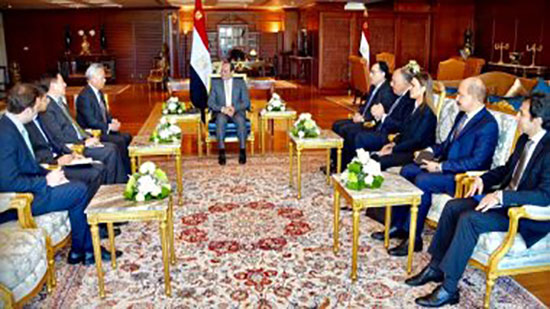 السيسى يلتقى رئيس البنك الآسيوي.. ويؤكد تطلع مصر لمزيد من التعاون