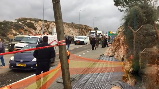 بالفيديو.. مقتل جنديين إسرائيليين وإصابة آخرين بإطلاق نار في الضفة الغربية 