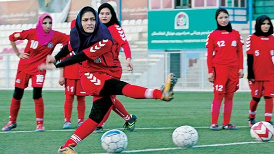  منع رئيس الاتحاد الأفغاني لكرة القدم و4 مسئولين آخرين من السفر بسبب «مزاعم جنسية»