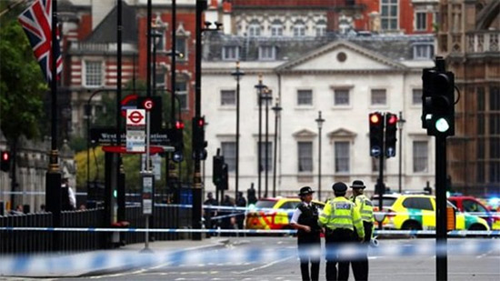 
الشرطة البريطانية تتعامل مع حادث الطعن فى مانشستر على أنه إرهابي
