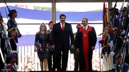 رئيس فنزويلا يبدأ ولاية ثانية.. ودعوات التنحي تلاحقه
