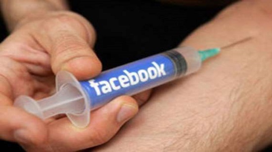 دراسة: استخدام فيس بوك يدفع المستخدمين لإدمان المخدرات
