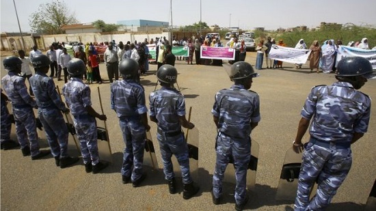  منظمات حقوقية: السودان اعتقل مئات المتظاهرين.. ويجب الإفراج عنهم
