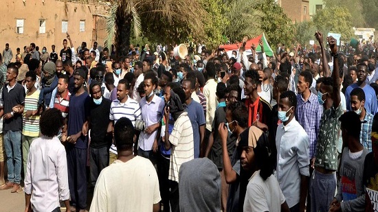 نيران المظاهرات في السودان تواصل الاشتعال.. المتظاهرون يتوعدون بـ