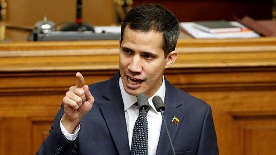  رئيس البرلمان الفنزويلي يعلن توليه رئاسة البلاد بالإنابة
