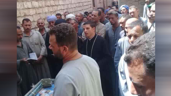 القس يسي مرزوق: قرى بالمنيا تصلى على المتوفيين بالشارع بسبب غلق الكنائس