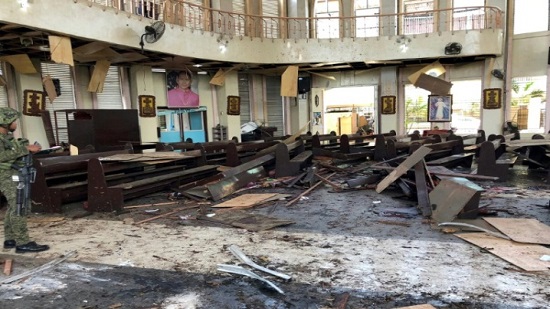جماعة أبو سياف الإسلامية تفجر كنيسة بالفلبين بانفجارين مزدوجين

