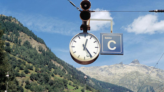  ساعة سويسرية لا تزال تحافظ على حداثتها