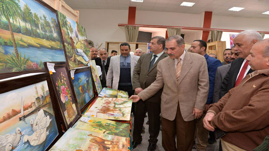  افتتاح معرض منتجات طلاب مدارس التعليم الفني بأسيوط