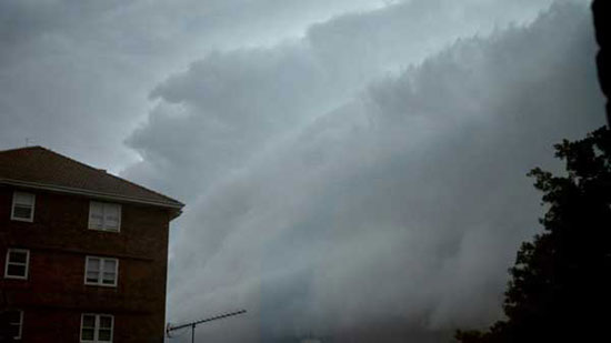 عواصف تحرم آلاف المنازل في سيدني من الكهرباء