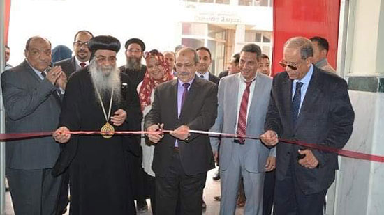 بالصور.. الأنبا أبرآم يشارك في افتتاح المستشفي الجامعي بالفيوم