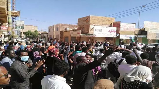 تجمع المهنيين السودانيين يدعوا لمظاهرات تتجه للقصر الرئاسي لإسقاط البشير