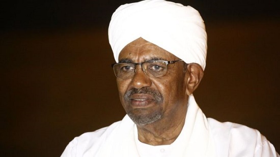 الرئيس السوداني يطيح بنائبه الأول الذي يحظى بتأييد الإسلاميين
