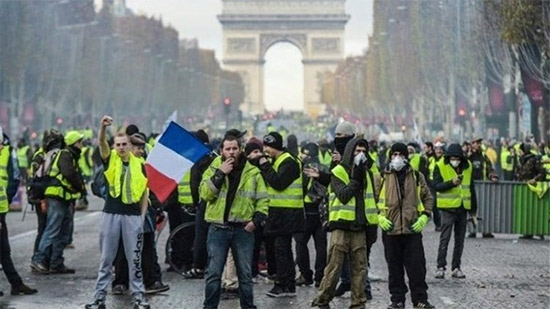 وزير فرنسي: احتجاجات السترات الصفراء كلفت باريس 0.2% من النمو