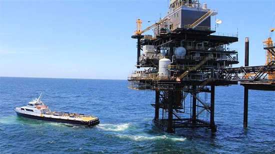 
مصر تطرح مزايدة للتنقيب عن النفط في 10 قطاعات بالبحر الأحمر
