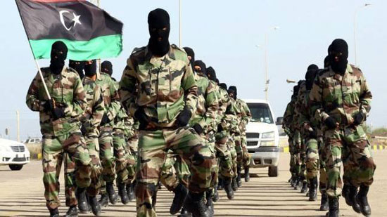 ليبيا على حافة «حرب أهلية» بين الشرق والغرب
