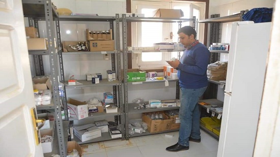 ضبط أدوية مجهولة المصدر وأدوية منتهية الصلاحية بصيدلية فى مرسى علم
