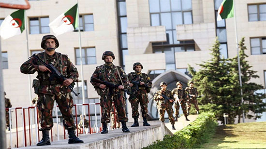 رئيس الأركان الجزائري: يجب أن يكون الجيش مسئولا عن إيجاد حلول للأزمة السياسية