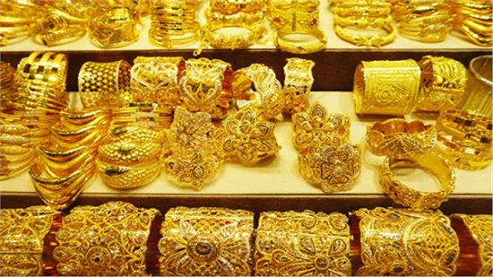 الذهب يواصل التراجع في مصر والجرام يفقد 7 جنيهات مرة واحدة
