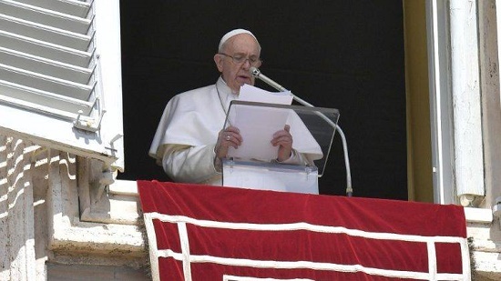 البابا فرنسيس يتحدث عن رحمة الله وغفرانه: تذكر أنك خاطئ قبل أن ترمي الآخرين بالحجارة

