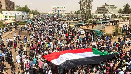 السودان: 11 أنقلاب وثلاثة ثورات بنفس الطريقة 