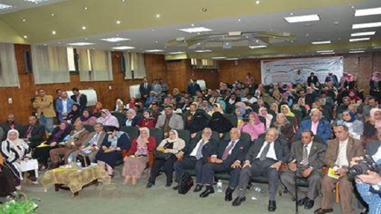  مؤتمر الخدمة الاجتماعية بالفيوم يوصي بإنشاء مجلس عربي لتعليم وممارسة المهنة
